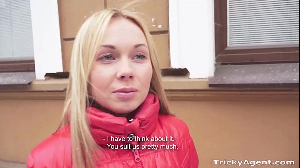 Белокурая крошка захотела стать звездой и на кастинг пришла